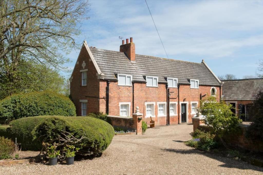 Enholmes Coach House Villa Kingston upon Hull ภายนอก รูปภาพ