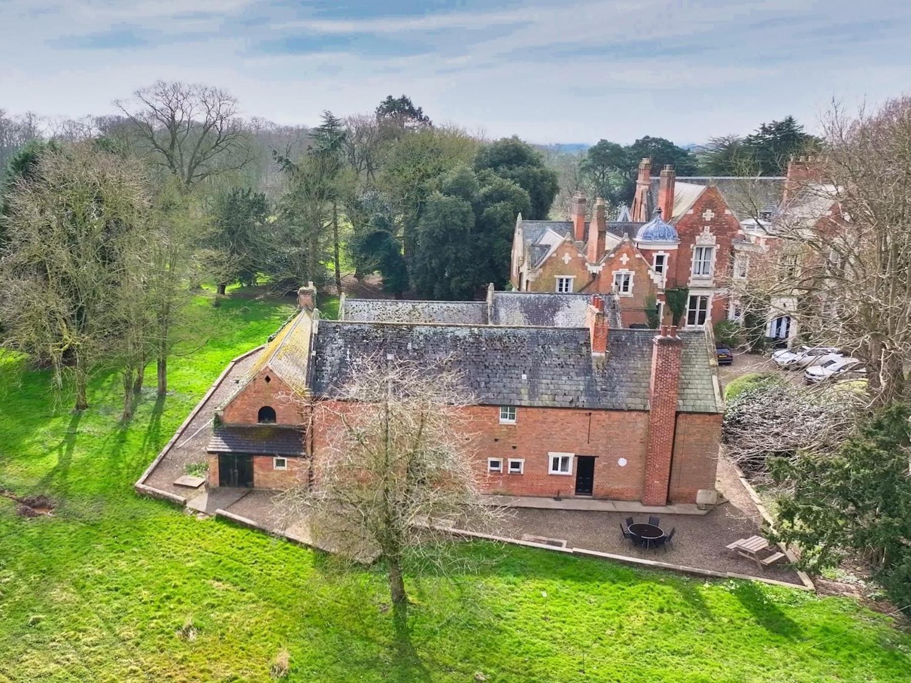 Enholmes Coach House Villa Kingston upon Hull ภายนอก รูปภาพ