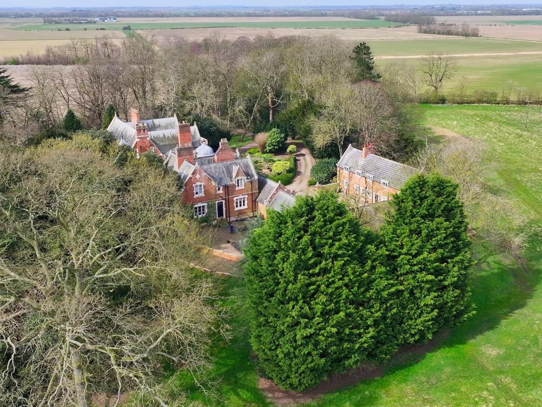Enholmes Coach House Villa Kingston upon Hull ภายนอก รูปภาพ